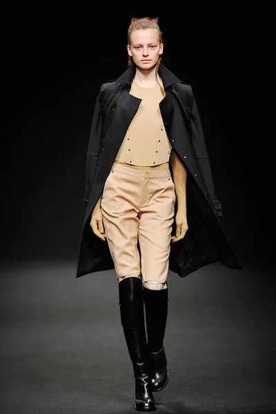 Look 8